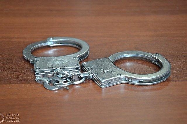 В Екатеринбурге арестовали троих парней, изнасиловавших 15-летнюю школьницу