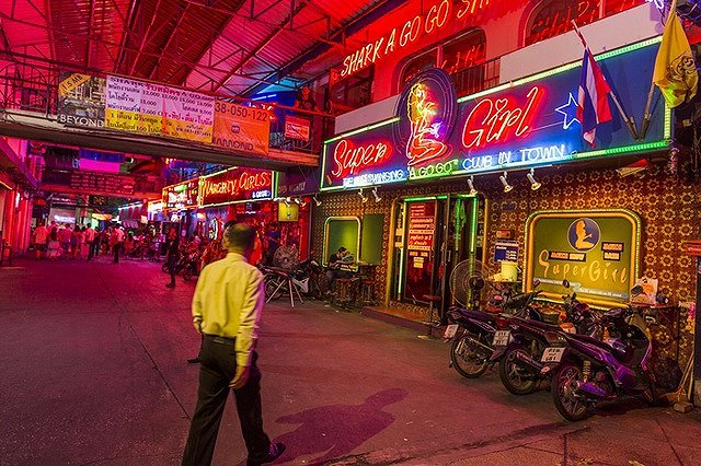 Охранник бара жестоко избил русскоговорящего туриста в Паттайе