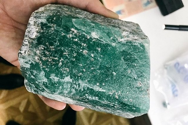 Гохран РФ отказался покупать уральский изумруд из-за несоответствия параметрам
