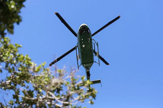Над Екатеринбургом в закрытом для полетов воздушном пространстве кружит вертолет