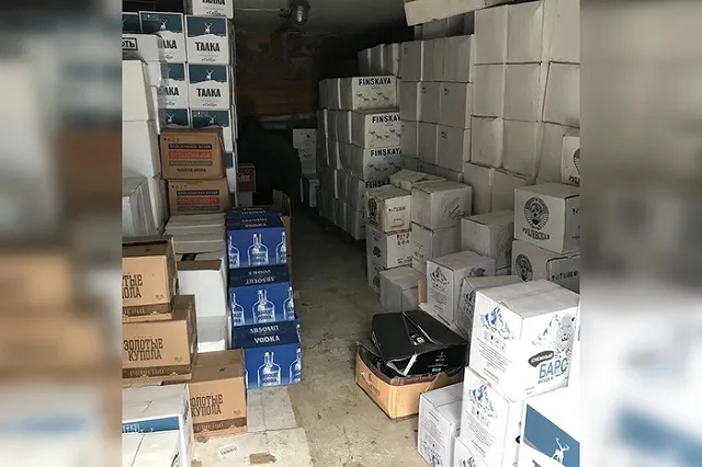 В Екатеринбурге полиция изъяла более 10 тысяч бутылок нелегального алкоголя