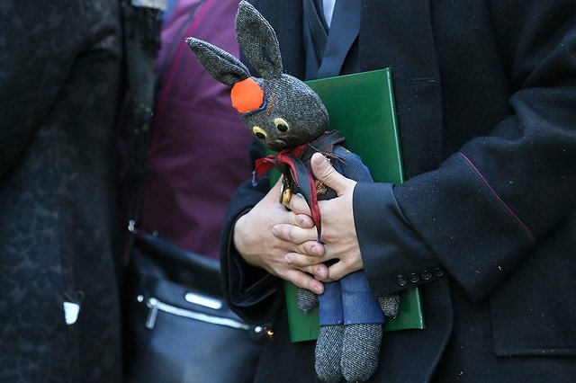 Писателя Владислава Крапивина похоронили на Широкореченском кладбище