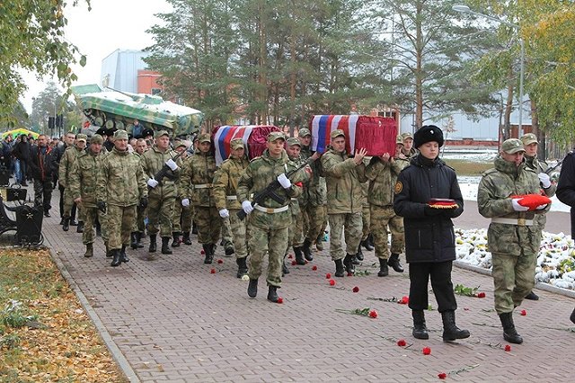 В Каменске-Уральском простились с двумя бойцами, погибшими в ходе спецоперации