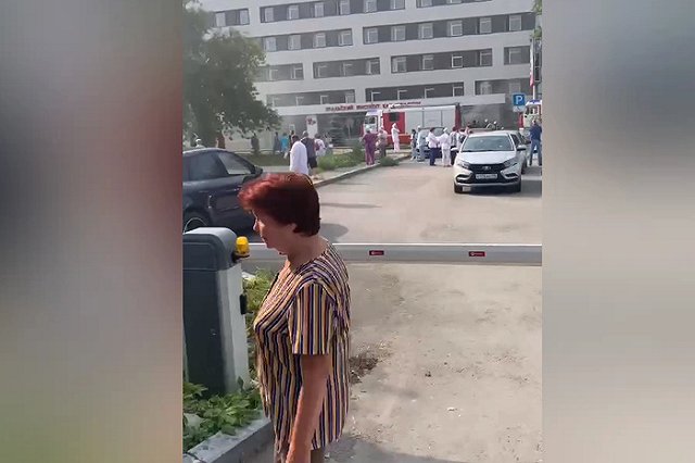В Екатеринбурге загорелась больница