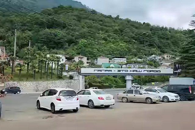 «В Бахмут вас надо». Российская туристка поделилась разочарованием от поездки в Абхазию