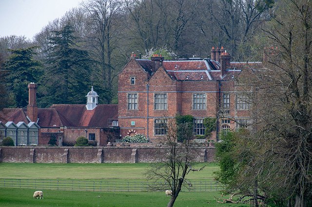 Сергей Капчук просит британцев вернуть России преступно нажитые деньги в виде масок