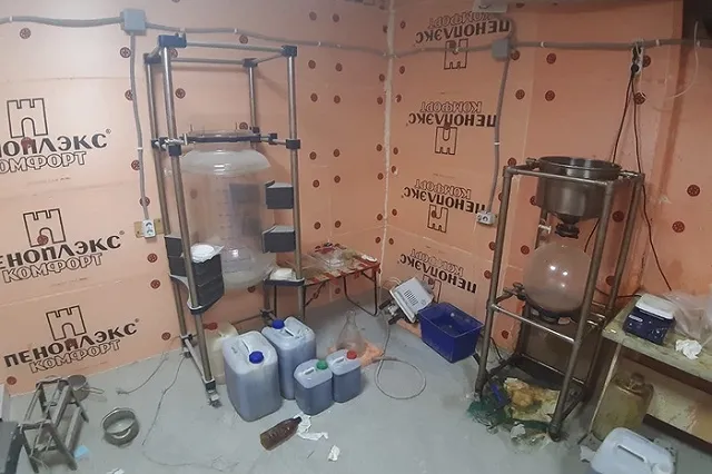 УФСБ: На Урале раскрыта гаражная нарколаборатория