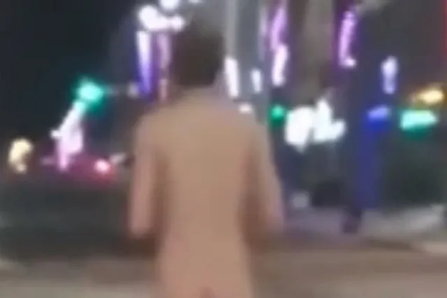 «Вдруг у него мозг чем-то одурманен?»: голый уралец пробежался по центру Екатеринбурга