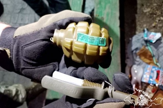 Екатеринбуржец вытащил гранату после ссоры в баре Севастополя