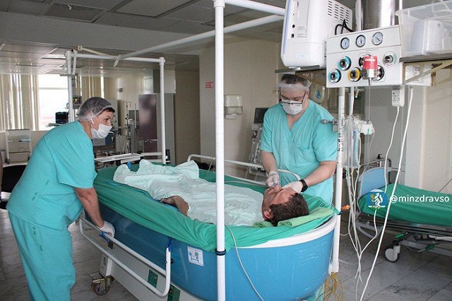 Екатеринбуржца увезли из бани в реанимацию из-за его невнимательности