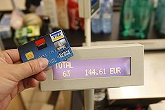 Visa и MasterCard прекратили обслуживать еще два банка