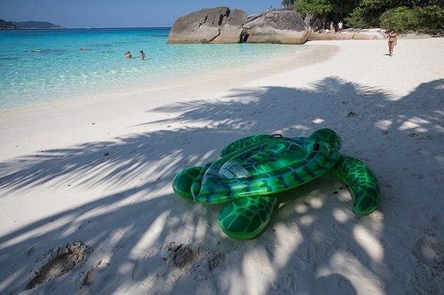 Кассира в обменнике Таиланда избил уральский байкер