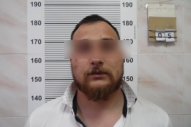 Екатеринбургский парфюмер украл у случайного прохожего 1,8 миллиона рублей