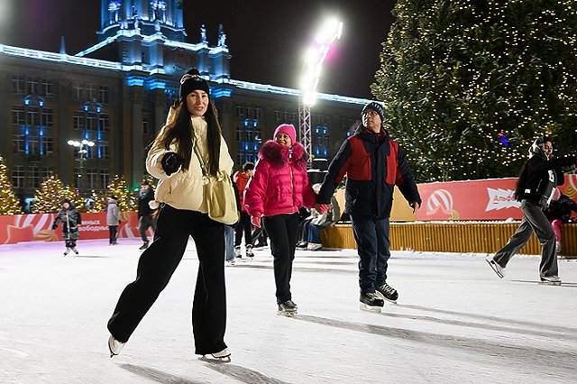 Каток на площади 1905 года откроется 5 декабря