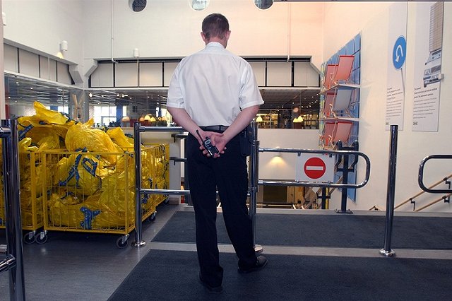 За прошлый год с полок российских магазинов украли товаров на миллиард