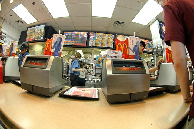 Обвиненная «Ревизорро» в антисанитарии сеть отсудила у шоу 700 тысяч рублей