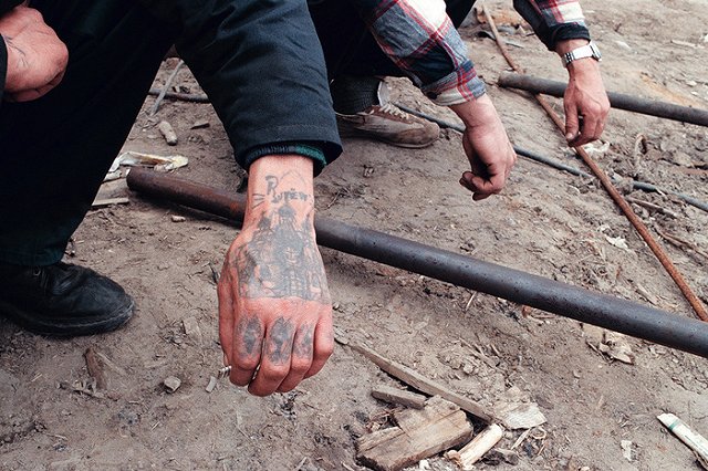 Заключенный тагильской колонии попросил Путина лишить его гражданства