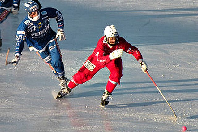 Уральская команда выиграла международный турнир по хоккею с мячом