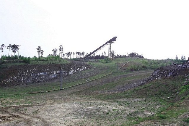 На месте убийства девушек на Уктусе начали собираться сатанисты