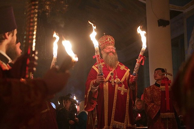 Епархия намерена раздавать благодатный огонь в сквере у драмтеатра