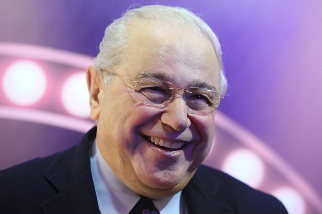 «Волшебник»: молодая жена Петросяна впервые опубликовала совместный снимок с артистом