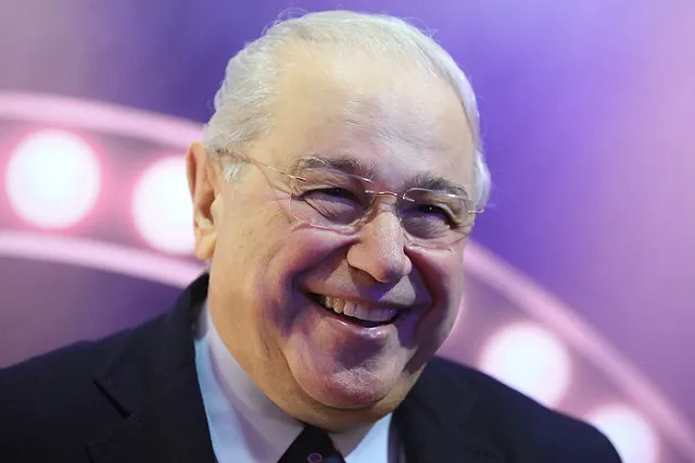 «Волшебник»: молодая жена Петросяна впервые опубликовала совместный снимок с артистом