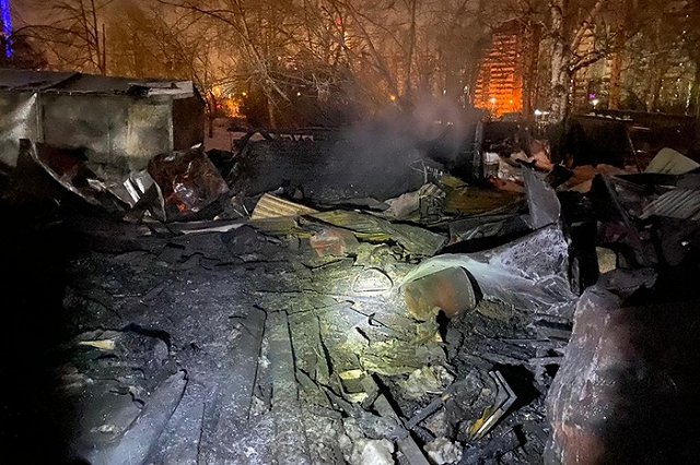 В МЧС объяснили, почему не смогли спасли людей при пожаре в Екатеринбурге