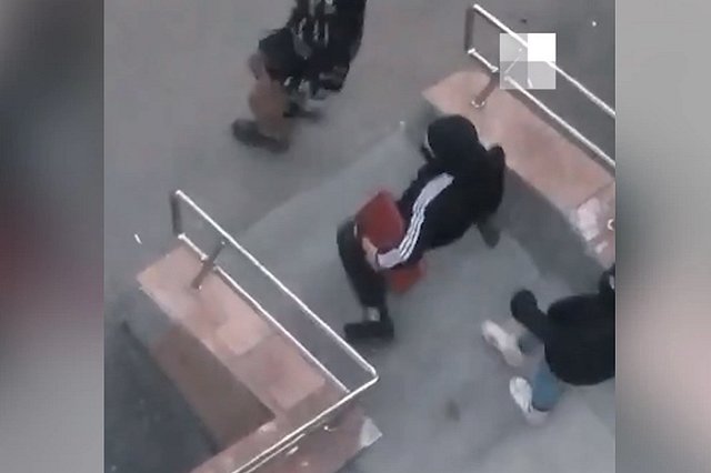 В центре Екатеринбурга банда подростков разгромила очередной офис