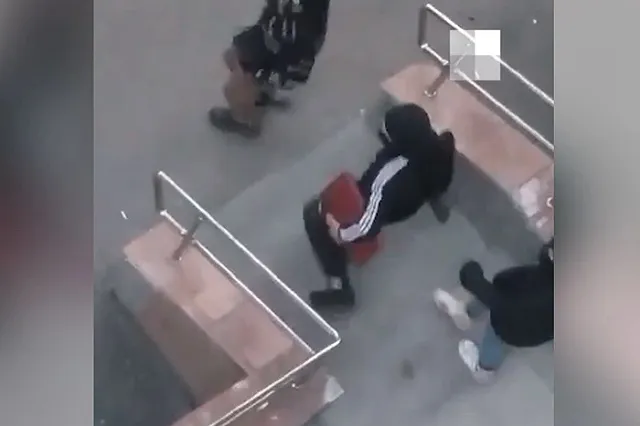 В центре Екатеринбурга банда подростков разгромила очередной офис