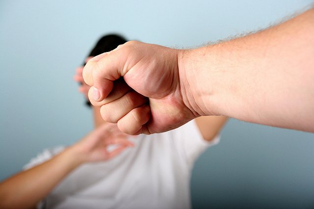 Правоохранители призывают свердловчан активнее жаловаться на коллекторов