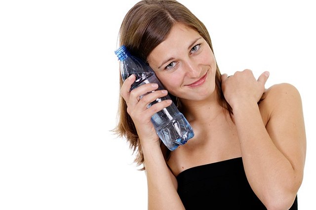 Медики: Ожирение развивается из-за недостатка воды