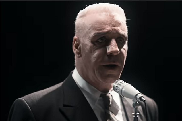 Немецкий Der Spiegel требует от лидера группы Rammstein заступиться за фаната-россиянина