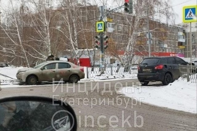 На Юго-Западе водитель-новичок спровоцировал аварию и отправил своего инструктора в больницу