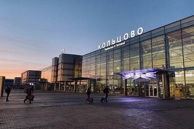 Екатеринбуржцы застряли в аэропорту Сочи