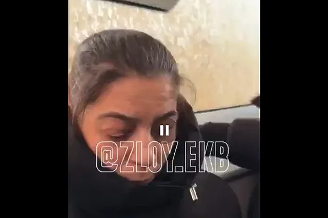 «А вы зачем у меня телефон вытащили?» В Екатеринбурге задержана 38-летняя карманница (ФОТО, ВИДЕО)