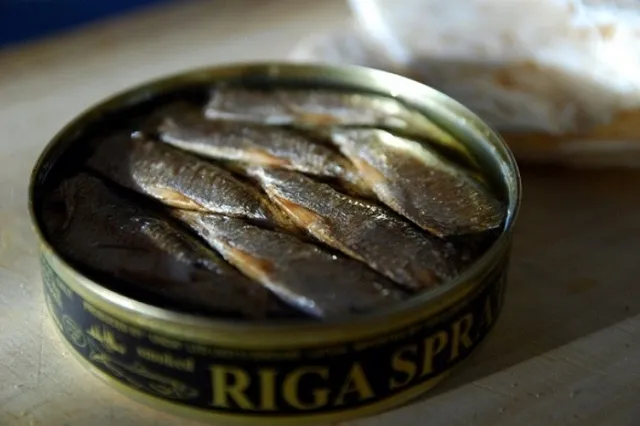 Роспотребнадзор запретил ввоз в РФ польских шпрот