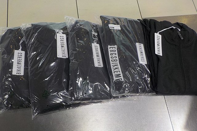 Екатеринбуржец привез с отдыха из Анталии 56 килограммов брендовой одежды