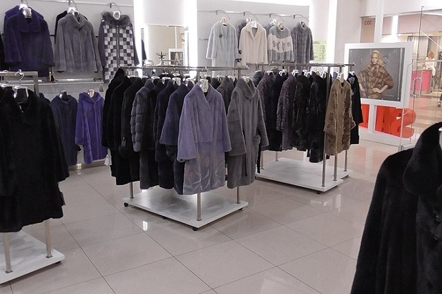 У магазина мехов в «Гермес Плаза» за чужие долги арестовали арендные площади