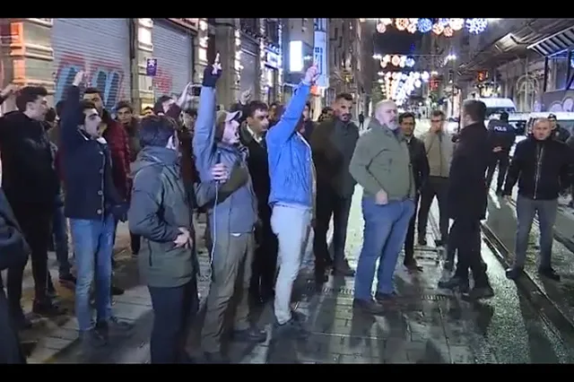 Возмущённые турки осаждают генконсульство России в Стамбуле