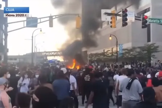 Первый канал вместо титров фильма «Брат-2» показал кадры беспорядков в США