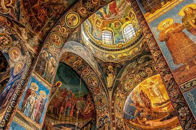 В Екатеринбурге прихожанин украл из храма золото