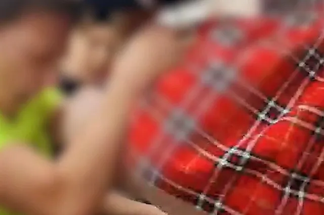 Екатеринбургская школьница ногой разбила лицо мальчику