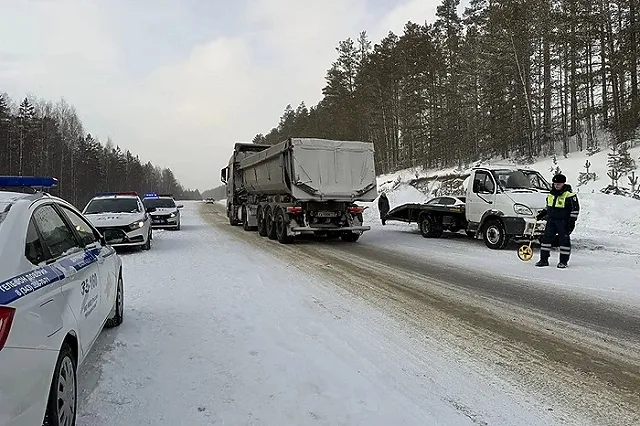 Сразу три массовые аварии произошли в Свердловской области