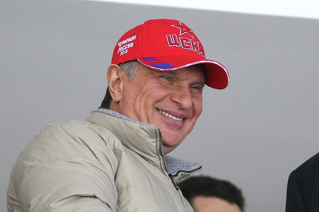 Сокращать зарплаты и увольнять топ-менеджеров госкомпаний не планируется