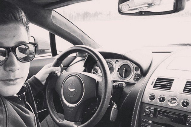 ГИБДД ищет свидетелей езды малолетнего Гаффнера за рулем элитного авто