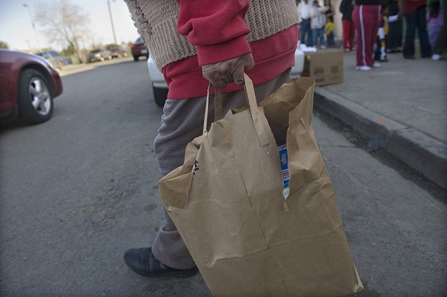 Свердловчанка насмерть забила гостя поленом, заподозрив его в краже продуктов
