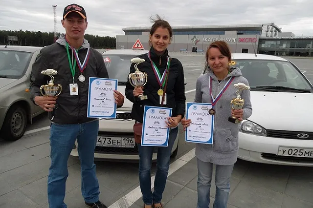 ГИБДД приглашает автоледи Екатеринбурга посоревноваться в автомногоборье