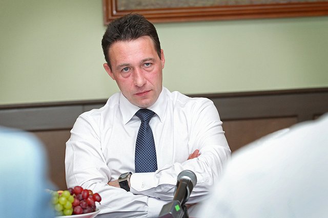 Полпред Цуканов заменил французскую прихоть Холманских на отечественную