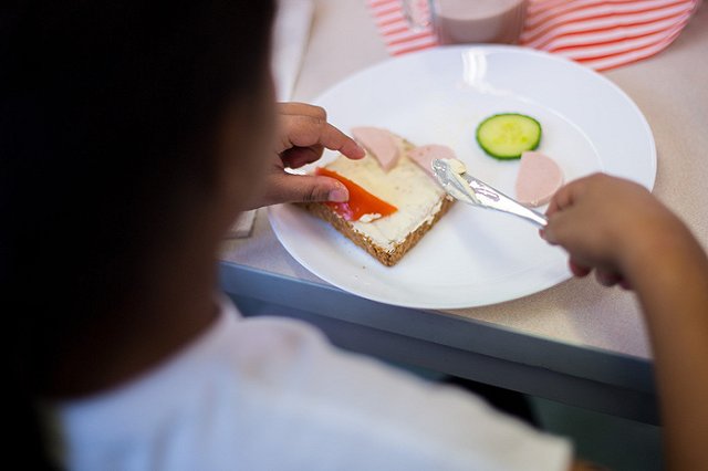 В президентских школе и садике в Екатеринбурге перестали кормить детей