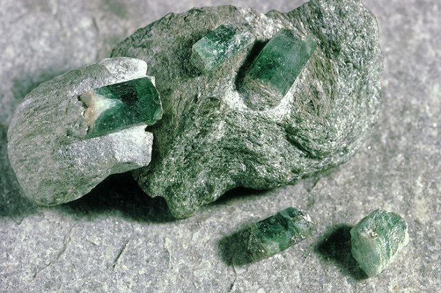 «Мариинский прииск» намерен осенью выставить на торги уникальный изумруд